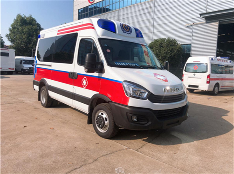 依維柯歐勝監(jiān)護(hù)型救護(hù)車 (2).jpg